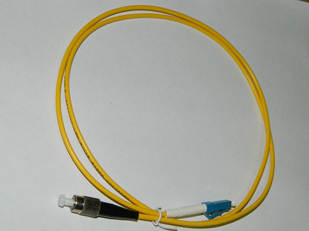 Патч-корд оптический переходной LC-FC/UPC SM Simplex 3.0мм 9/125, 1м Netko N--S-1-A-LC-FC-1M